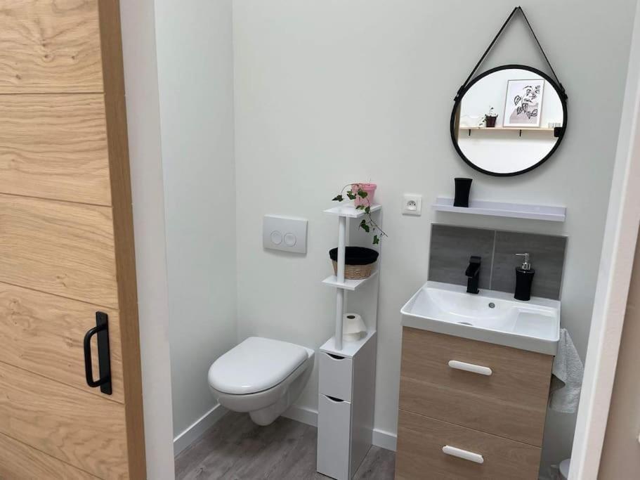 Maison Les Iris - 3 Chambres Et 3 Salles De Bain - 3 A 6 Personnes - Futuroscope Avanton Dış mekan fotoğraf
